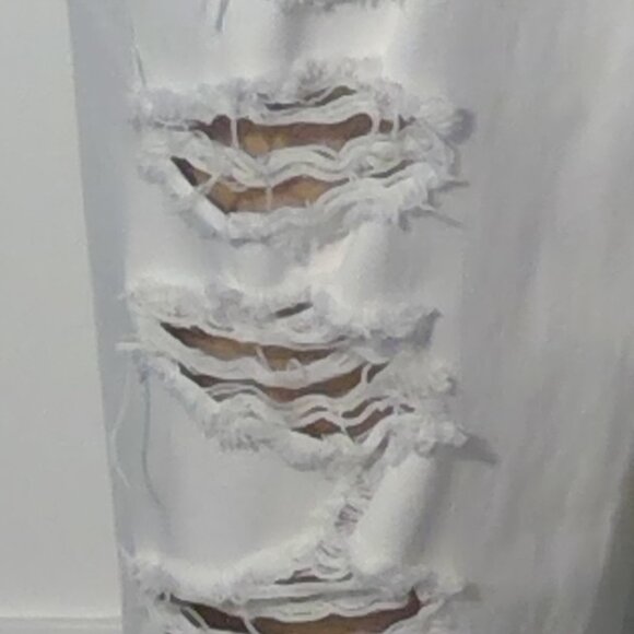 Hollister Women's White Ripped Jeans (Size 11R) - Picture 9 of 10
